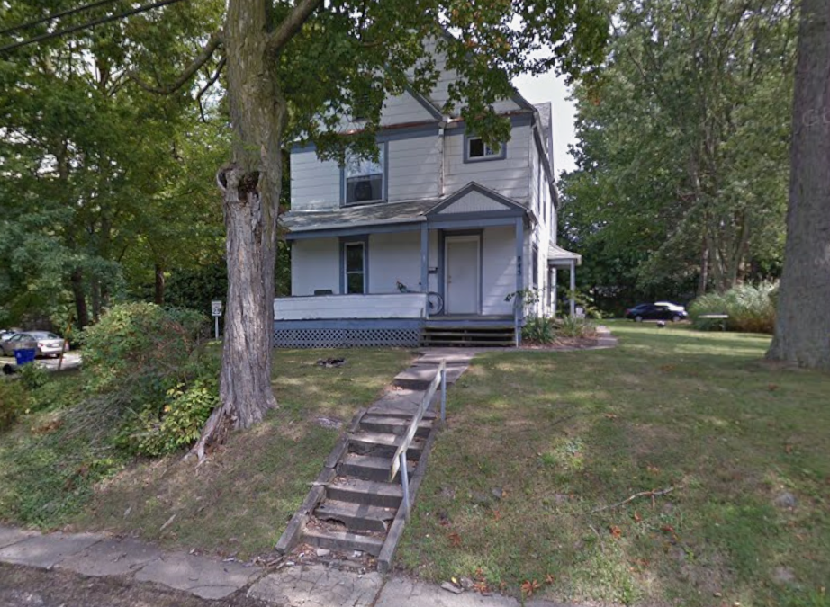 845 Lock St North #2 – Gold Zone Rentals