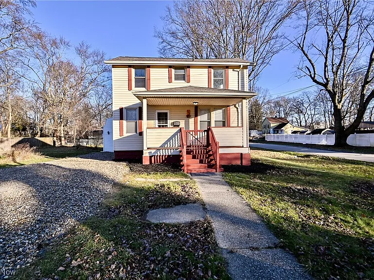 142 Oakwood ST
