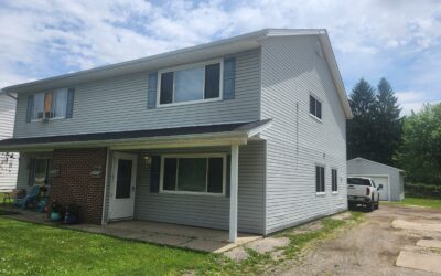 Beautifully remodeled 3 bed 1.5 bath duplex in Kent